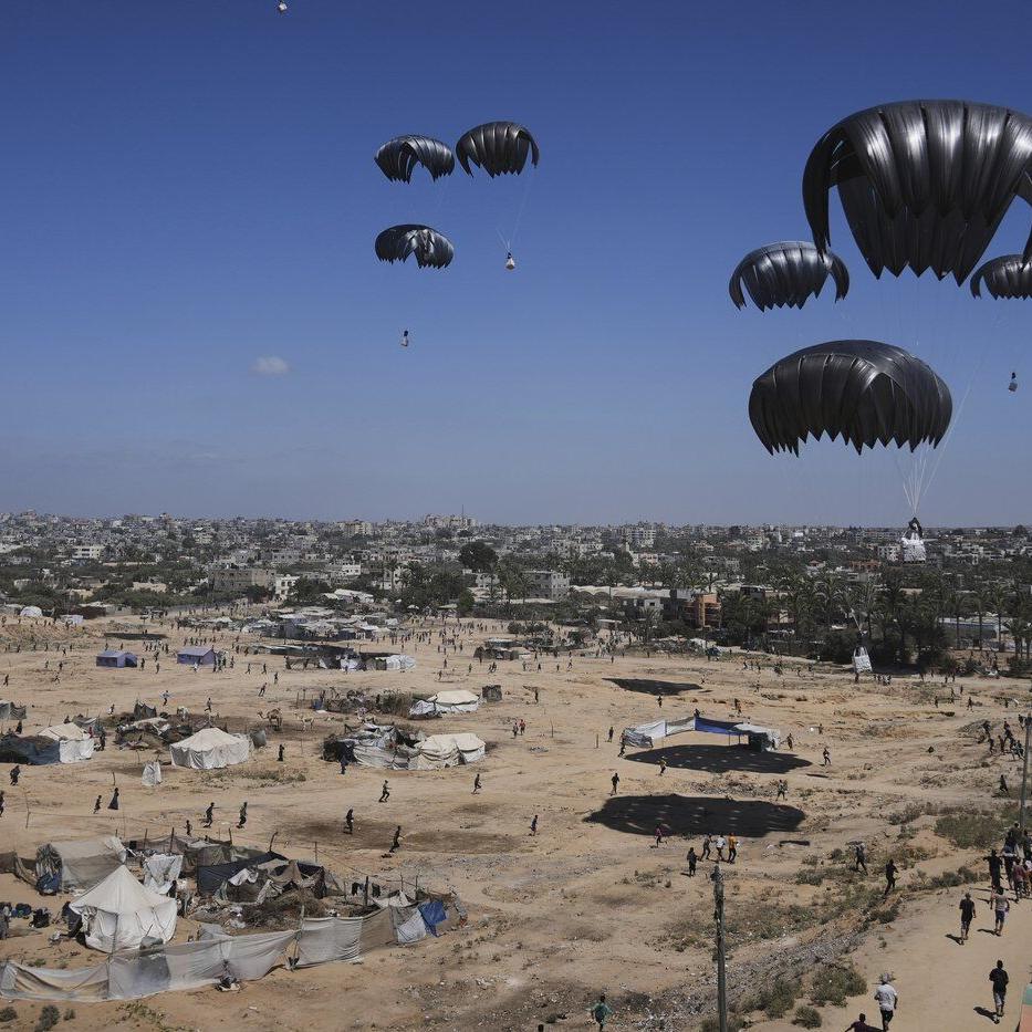 ºÚÁϳԹÏÍø aid pallets part of Gaza airdrop after Israel loosens restrictions